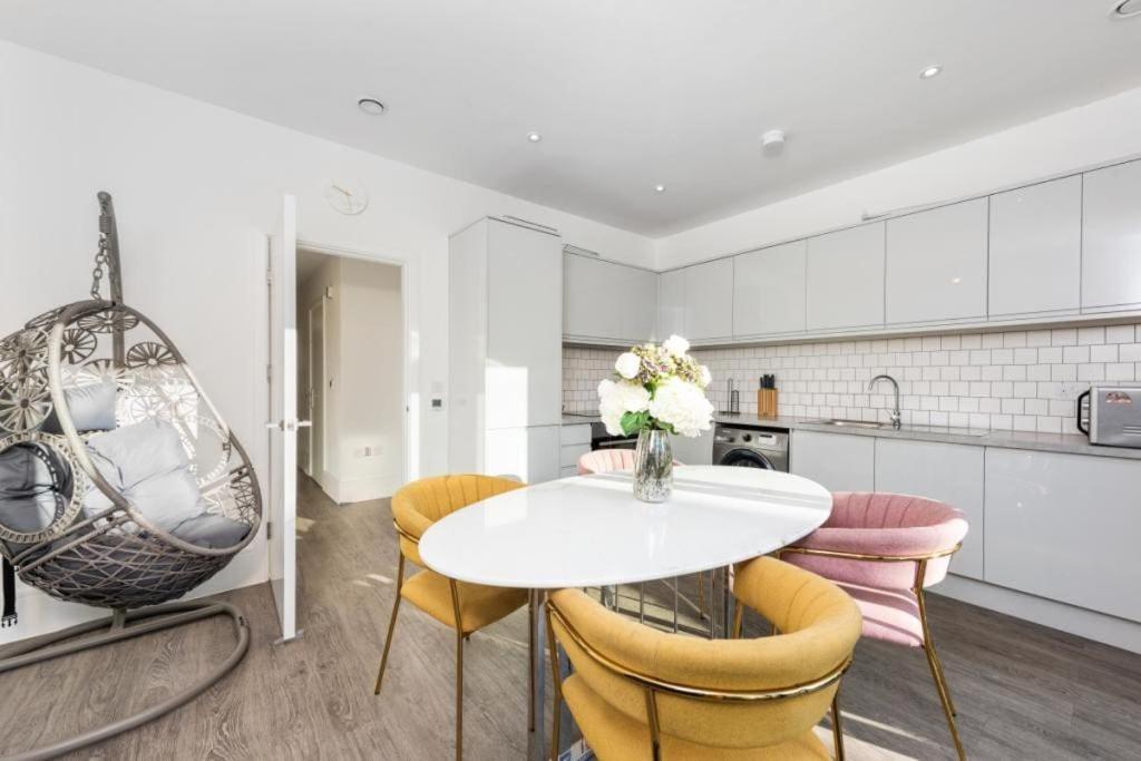 亨顿Amazing New Built Townhouse With Garden In London别墅 外观 照片