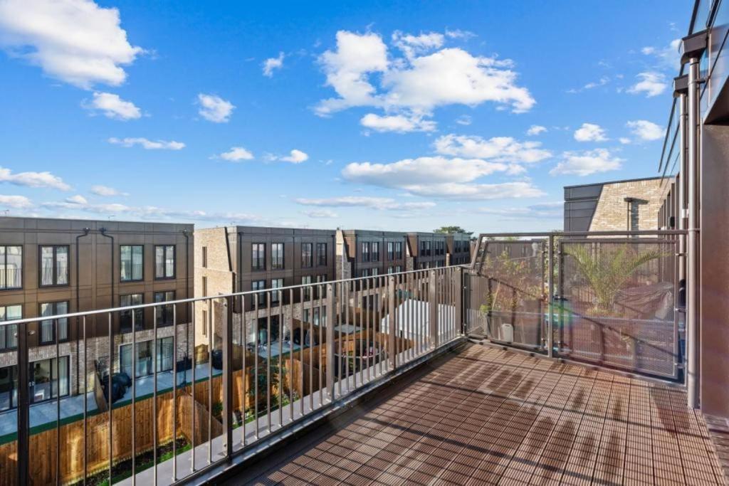 亨顿Amazing New Built Townhouse With Garden In London别墅 外观 照片